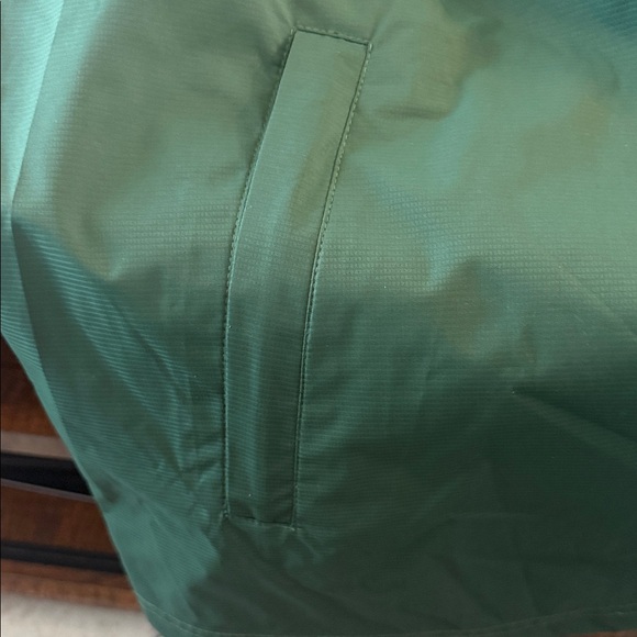 Green Bay Packers Quarter-Zip Short Sleeve Jacket with Yellow Trim Large Unisex - Picture 7 of 7